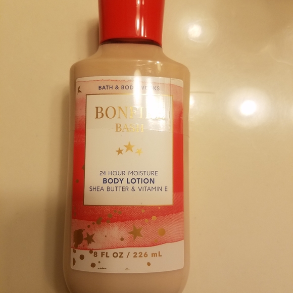 Bath and Body Works Bonfire Bash Body Lotion - Picture 1 of 1